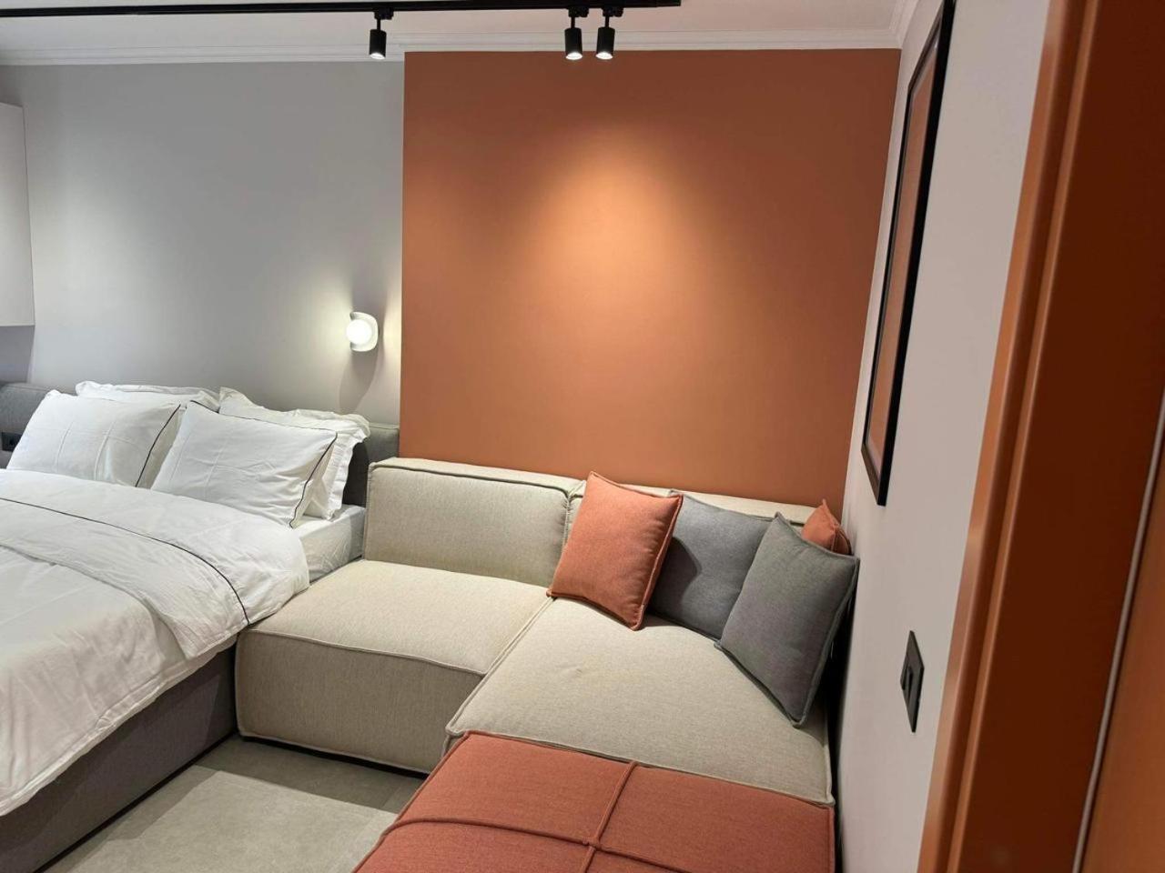 Lili'S Tirana Center Apartments Екстериор снимка
