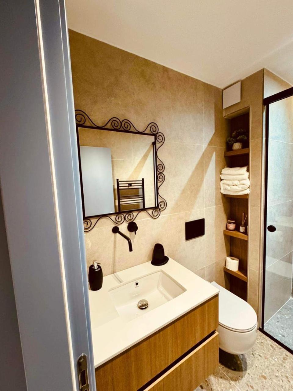 Lili'S Tirana Center Apartments Екстериор снимка